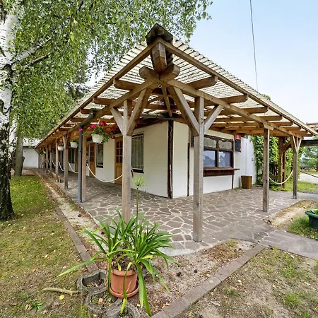 8 - Kimbucht Kompleks wypoczynkowy *